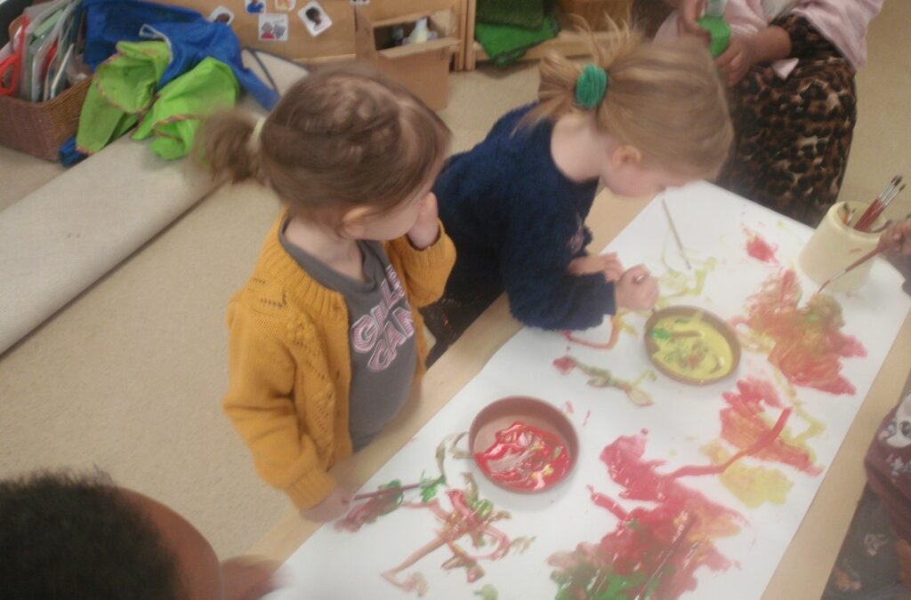 Welcoming New Friends and Exploring Together in Hippo and Giraffe Rooms